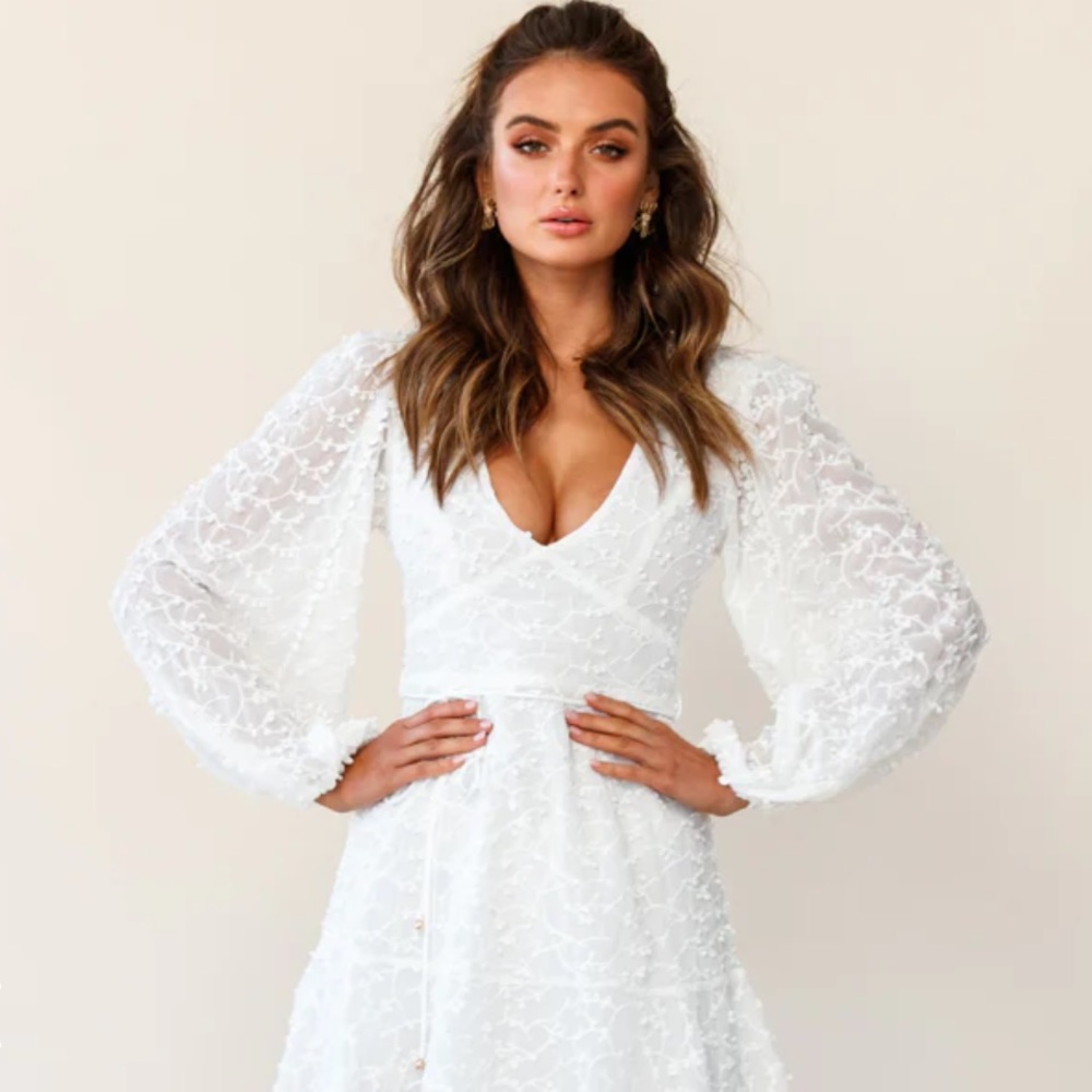 Selfie Leslie Saints + Secrets Primrose Long Sleeve Dress White Size M
